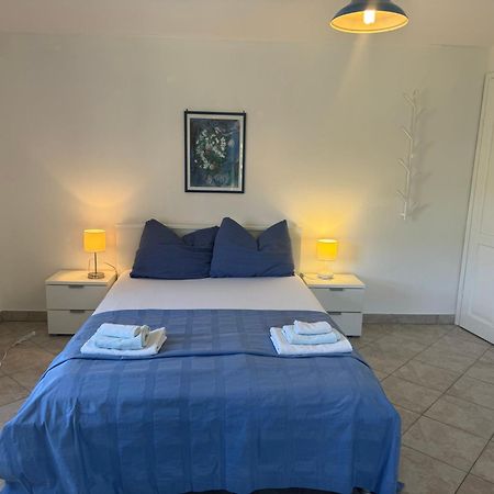 Mediterranes Ferienhaus M. Terrasse Veli Lošinj Eksteriør billede