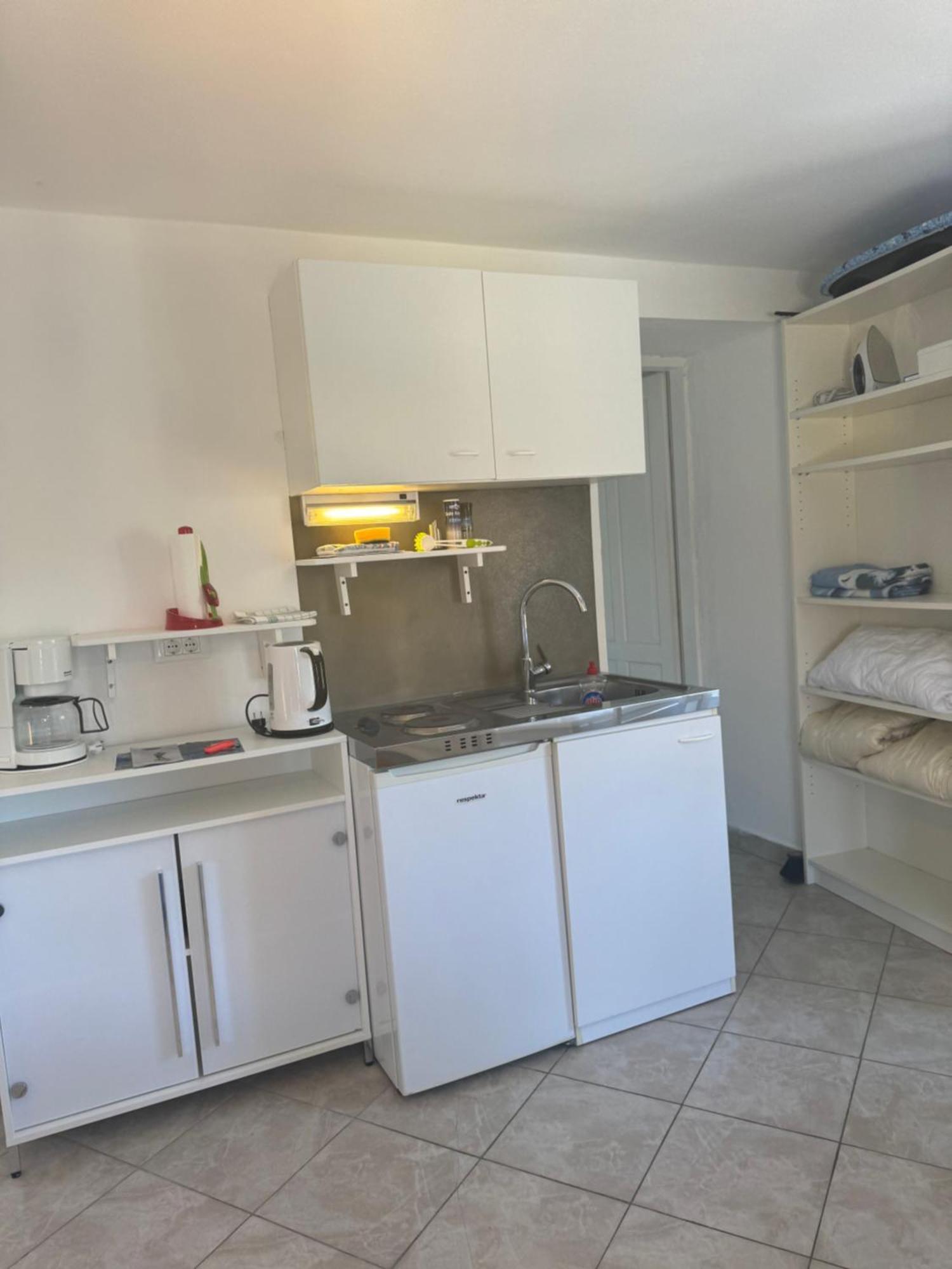 Mediterranes Ferienhaus M. Terrasse Veli Lošinj Eksteriør billede