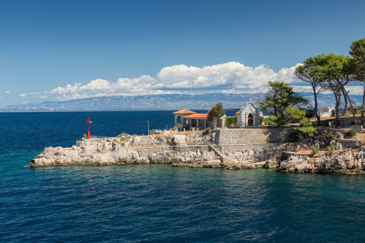 Mediterranes Ferienhaus M. Terrasse Veli Lošinj Eksteriør billede