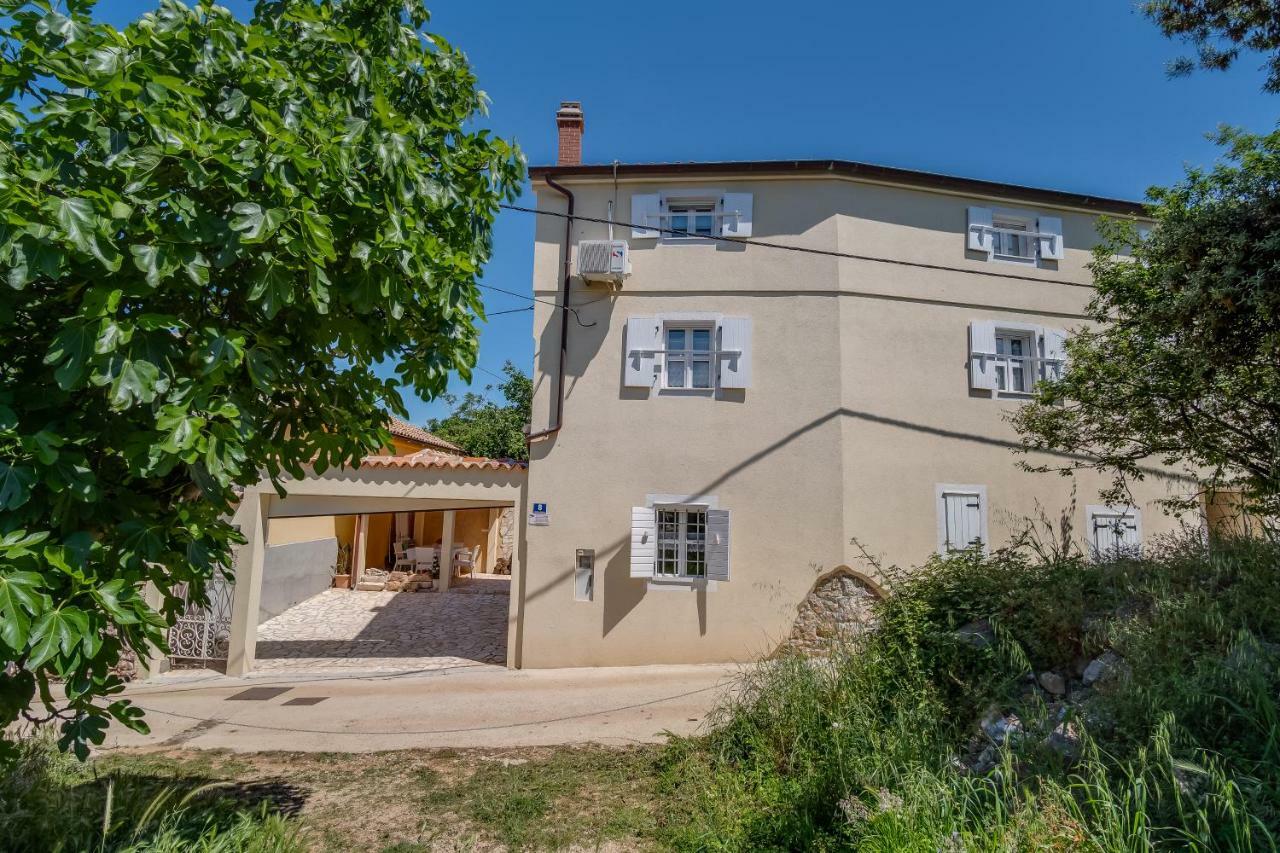 Mediterranes Ferienhaus M. Terrasse Veli Lošinj Eksteriør billede